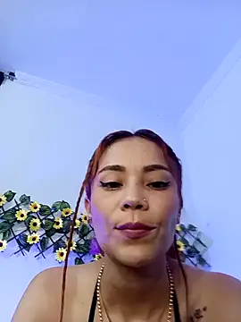 dulcelatin21 online show from 10/25/25, 01:13