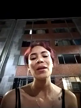 dulcelatin21 online show from 11/28/25, 03:42