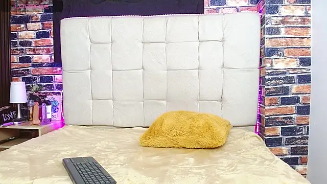 marilunabrown303av online show from 10/21/25, 12:06