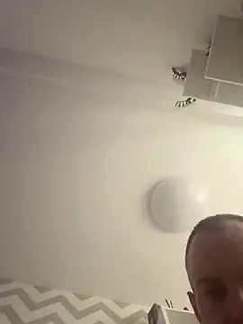 Snapshot of Seriy43 chatting on 11/15/25, 09:06 Seriy43 online show from 11/15/25, 09:06