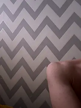 Snapshot of Seriy43 chatting on 11/22/25, 12:42 Seriy43 online show from 11/22/25, 12:42