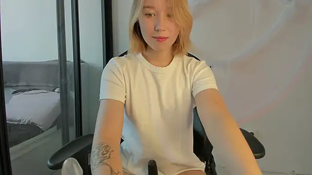 Agatha May online show from 10/27/25, 05:11