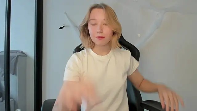 Agatha May online show from 10/29/25, 04:48