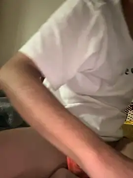 Snapshot of REIJI0323 chatting on 11/02/25, 03:03 REIJI0323 online show from 11/02/25, 03:03