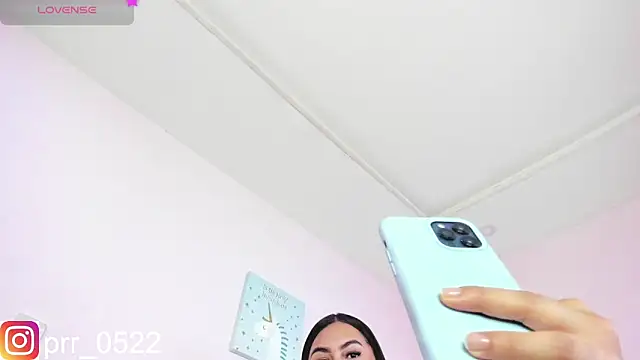 paula cosio online show from 10/29/25, 01:02