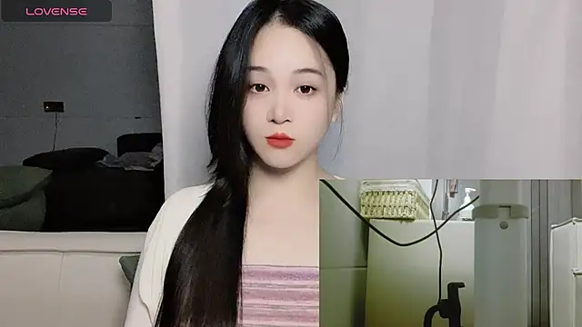 Snapshot of woaiqinqin chatting on 10/23/25, 03:33 woaiqinqin online show from 10/23/25, 03:33