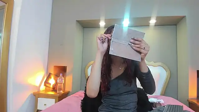 AteneaGreyy online show from 09/17/25, 11:45