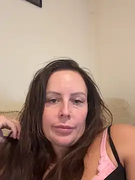 Snapshot of nightingale27 chatting on 09/23/25, 12:19 nightingale27 online show from 09/23/25, 12:19