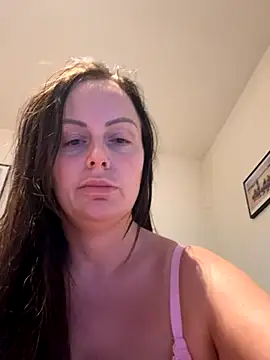 Snapshot of nightingale27 chatting on 10/09/25, 06:28 nightingale27 online show from 10/09/25, 06:28