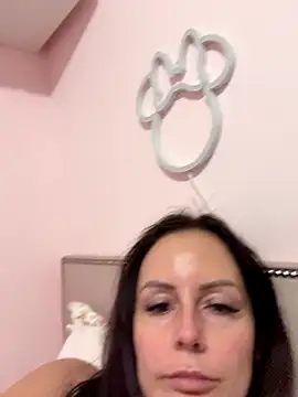 Snapshot of nightingale27 chatting on 11/29/25, 10:13 nightingale27 online show from 11/29/25, 10:13