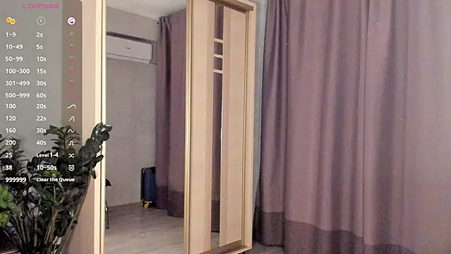 Snapshot of SaraShine_ chatting on 09/29/25, 08:02 SaraShine  online show from 09/29/25, 08:02