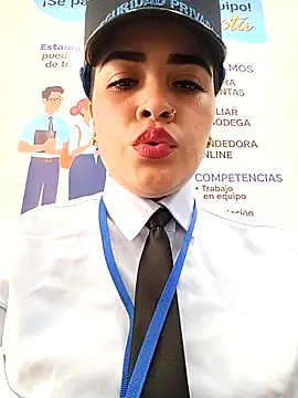 Snapshot of MAYE__13 chatting on 11/12/25, 01:00 MAYE 13 online show from 11/12/25, 01:00