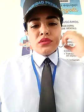 Snapshot of MAYE__13 chatting on 11/18/25, 01:04 MAYE 13 online show from 11/18/25, 01:04