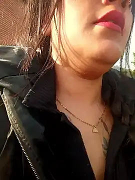 Snapshot of MAYE__13 chatting on 11/30/25, 11:58 MAYE 13 online show from 11/30/25, 11:58