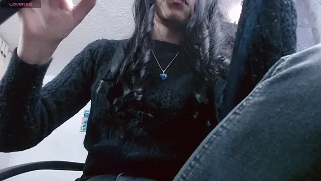 Snapshot of scarlett_vonrose chatting on 09/19/25, 08:42 scarlett vonrose online show from 09/19/25, 08:42