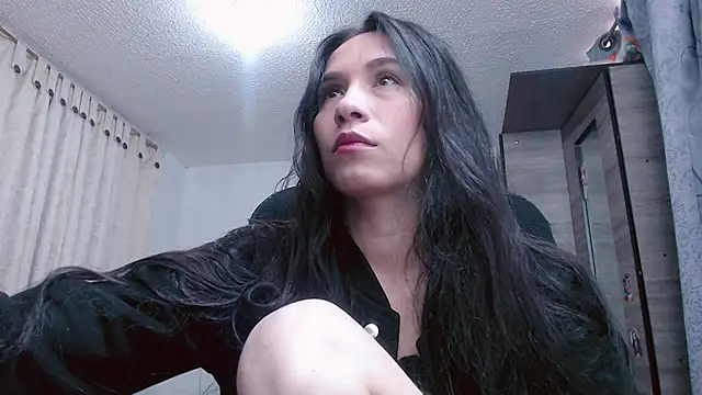 Snapshot of scarlett_vonrose chatting on 10/23/25, 08:51 scarlett vonrose online show from 10/23/25, 08:51