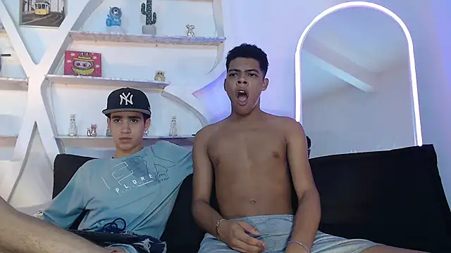 PRETTY FEM online show from 09/19/25, 01:45