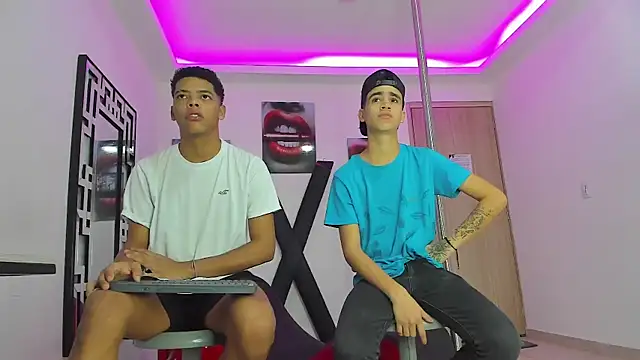 PRETTY FEM online show from 10/13/25, 01:22