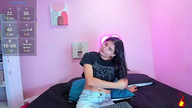 Georgina Ferri  online show from 10/15/25, 05:13