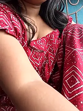Snapshot of Aaradhya_Sharma chatting on 10/20/25, 10:16 Aaradhya Sharma online show from 10/20/25, 10:16