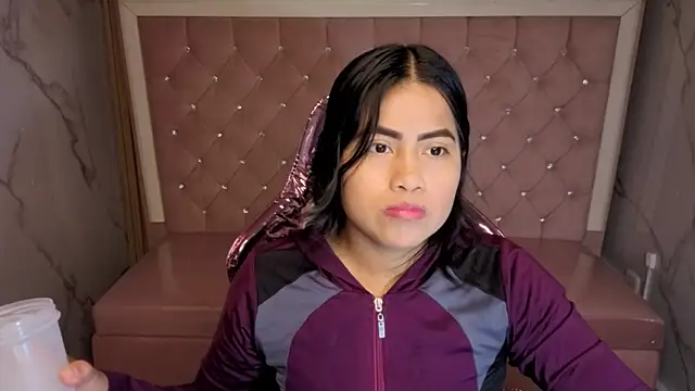 Snapshot of Victoria_b_ chatting on 11/11/25, 07:58 Victoria b online show from 11/11/25, 07:58