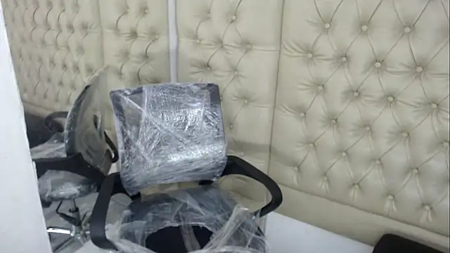 JessicaHott01 online show from 12/04/25, 07:44