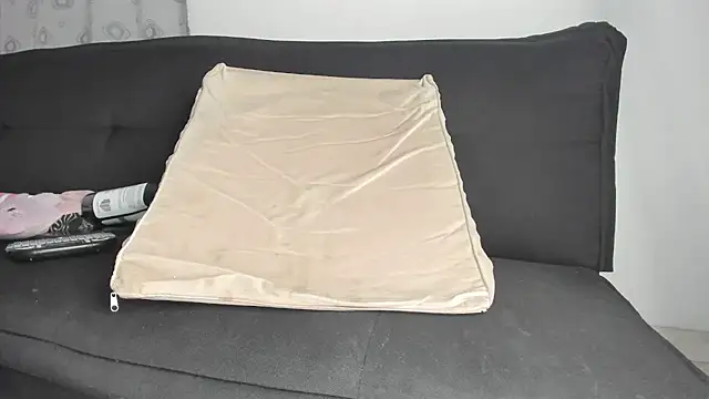 mila dash online show from 10/11/25, 01:27