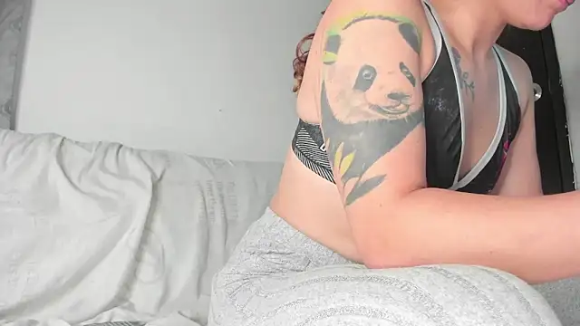 Snapshot of mila_dash chatting on 11/28/25, 12:13 mila dash online show from 11/28/25, 12:13