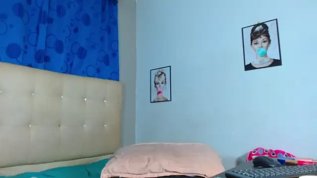 ebonny ts online show from 09/19/25, 11:44