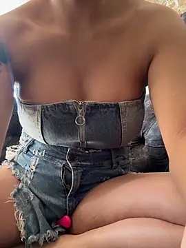 Snapshot of Sarahlove_90 chatting on 09/20/25, 08:10 Sarahlove 90 online show from 09/20/25, 08:10