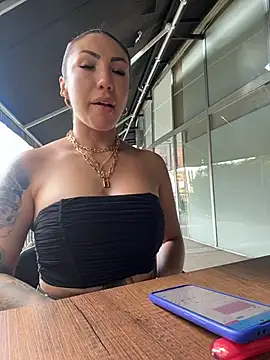 Snapshot of Sarahlove_90 chatting on 09/23/25, 08:45 Sarahlove 90 online show from 09/23/25, 08:45