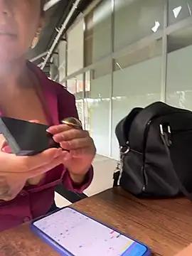 Snapshot of Sarahlove_90 chatting on 09/26/25, 07:40 Sarahlove 90 online show from 09/26/25, 07:40