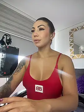 Snapshot of Sarahlove_90 chatting on 11/10/25, 05:45 Sarahlove 90 online show from 11/10/25, 05:45