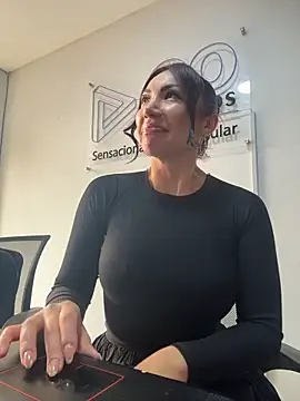 Snapshot of Sarahlove_90 chatting on 12/03/25, 05:44 Sarahlove 90 online show from 12/03/25, 05:44