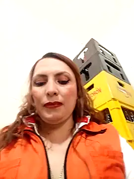 VERONICA  03 online show from 12/15/25, 05:50