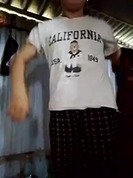 Snapshot of lusy-bae chatting on 11/13/25, 05:06 lusy-bae online show from 11/13/25, 05:06