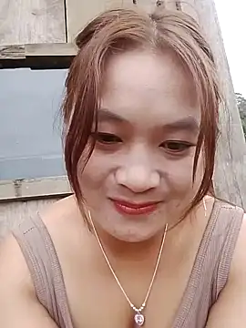 Snapshot of lusy-bae chatting on 11/17/25, 02:28 lusy-bae online show from 11/17/25, 02:28