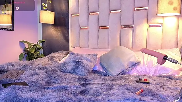 Snapshot of melody-rouss chatting on 09/21/25, 04:25 melody-rouss online show from 09/21/25, 04:25