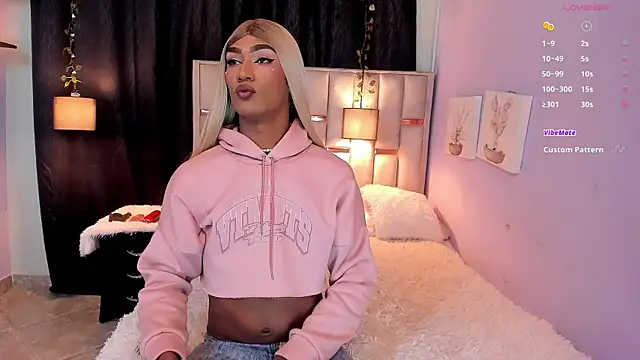 Snapshot of melody-rouss chatting on 12/14/25, 05:35 melody-rouss online show from 12/14/25, 05:35