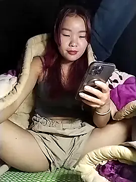 Snapshot of lylylove chatting on 11/14/25, 01:59 lylylove online show from 11/14/25, 01:59