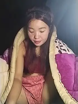 Snapshot of lylylove chatting on 12/04/25, 12:36 lylylove online show from 12/04/25, 12:36