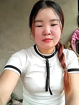 Snapshot of lylylove chatting on 05/06/26, 04:41 lylylove online show from 05/06/26, 04:41