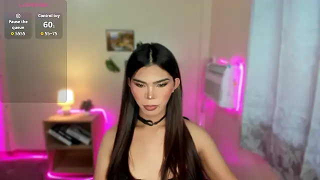 Snapshot of dianne_swift chatting on 11/22/25, 04:44 dianne swift online show from 11/22/25, 04:44