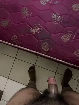 Snapshot of aliahmed98770 chatting on 09/24/25, 01:03 aliahmed98770 online show from 09/24/25, 01:03