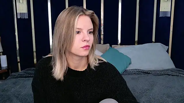 Snapshot of KiaraRolls chatting on 09/28/25, 07:08 KiaraRolls online show from 09/28/25, 07:08