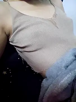 Snapshot of _Thaotam_ chatting on 10/15/25, 01:33 Thaotam online show from 10/15/25, 01:33