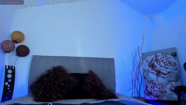 SoffiRousee online show from 09/25/25, 03:32