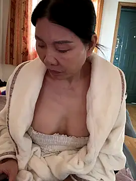 xiiuuff18 online show from 11/20/25, 01:50