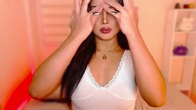 Snapshot of MissRumi_Hunter chatting on 10/12/25, 08:30 MissRumi Hunter online show from 10/12/25, 08:30