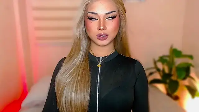 Snapshot of MissRumi_Hunter chatting on 10/17/25, 10:56 MissRumi Hunter online show from 10/17/25, 10:56